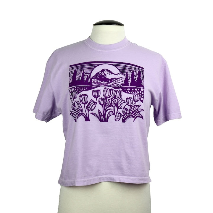 Mountain View Feminine Fit Cropped Tee in Washed Lilac