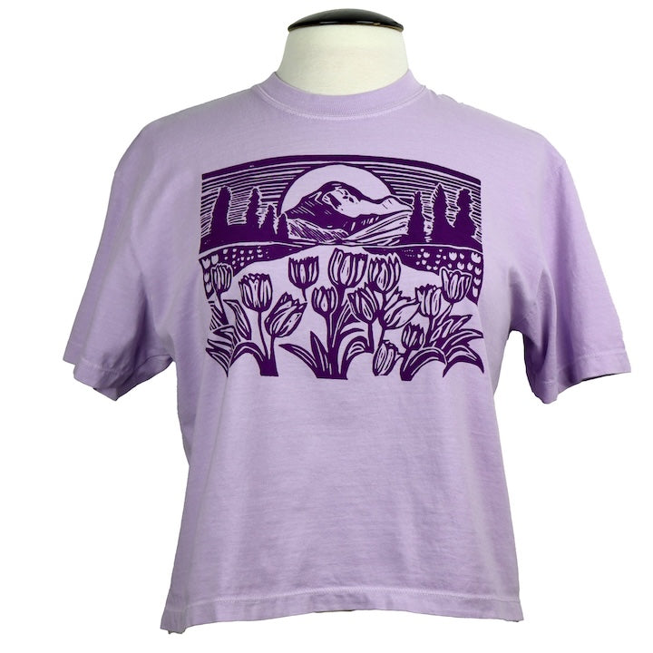 Mountain View Feminine Fit Cropped Tee in Washed Lilac