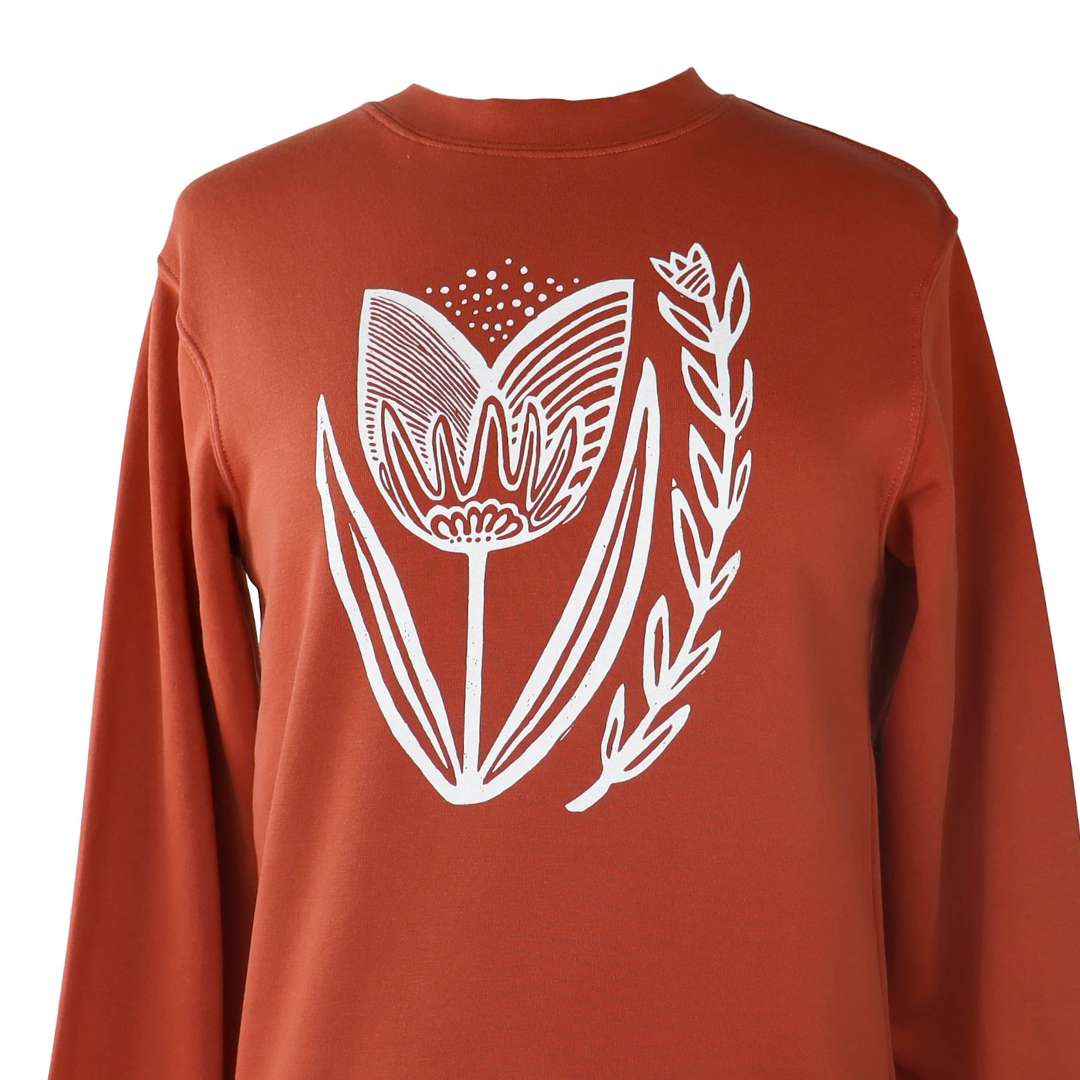 Folksy Tulip Unisex Vintage-Style Crewneck in Washed Scarlet